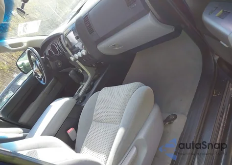 2011 Toyota Tundra Grade 5.7L V8 z USA, uszkodzony, nr VIN 5TFDY5F14BX187132